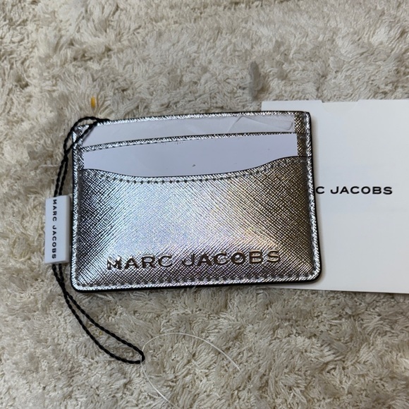NWT Marc Jacobs Trademarc Metallic Silver Card Holder - Picture 1 of 7